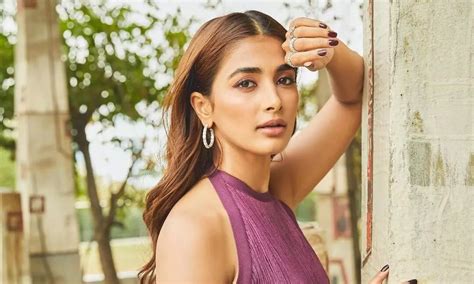 pooja hegde age marriage|Pooja Hegde Movies, Bio, Wiki, Age, Husband,。